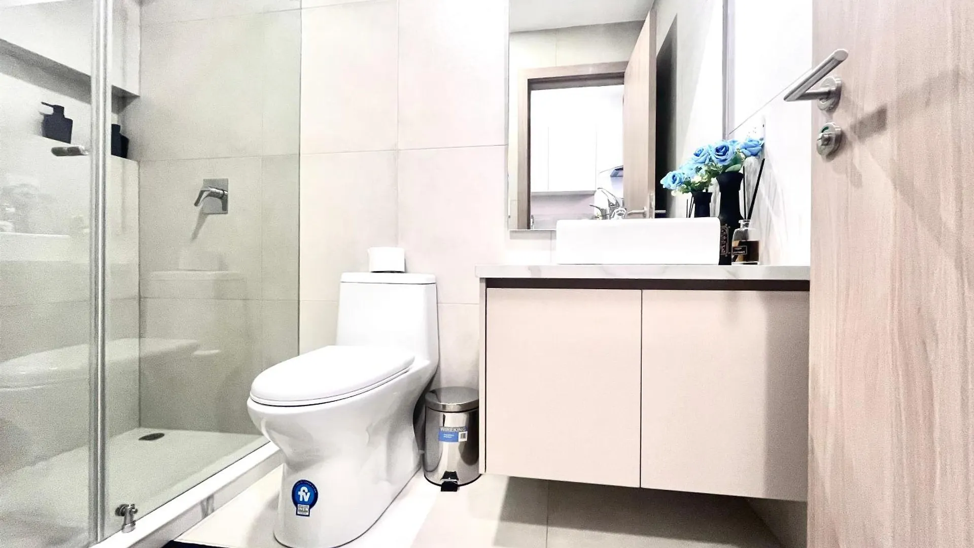 1460 Luxury Suite Acqualina Quito